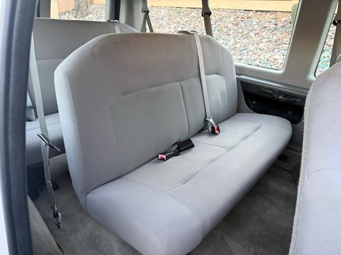 Used 2013 Ford E-350 and Econoline 350 XLT image 17