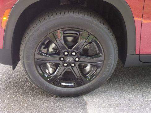 New 2027 Chevrolet Traverse LT w/ Midnight/Sport Edition FWD image 11