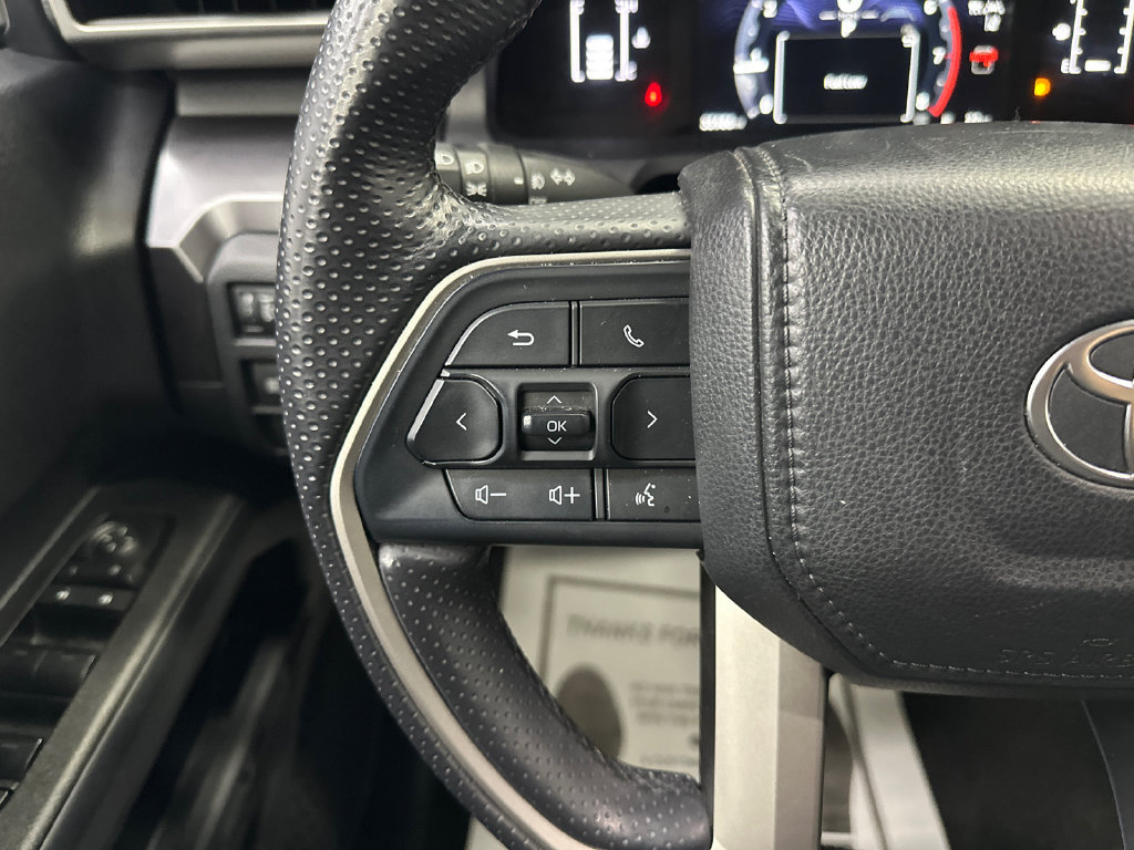 Used 2025 Toyota 4Runner SR5 AWD/4WD image 24