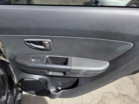 Used 2011 Kia Soul + w/ Audio Pkg FWD image 12