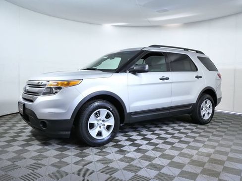 Used 2014 Ford Explorer 4WD image 2