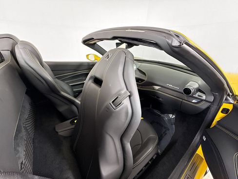 Certified 2022 Ferrari F8 Tributo RWD image 22
