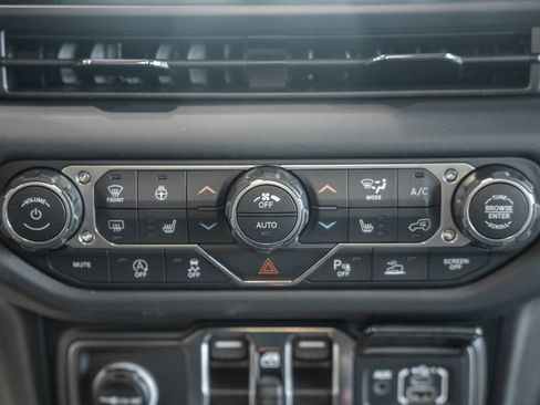 New 2026 Jeep Wrangler Unlimited Sahara AWD/4WD image 24