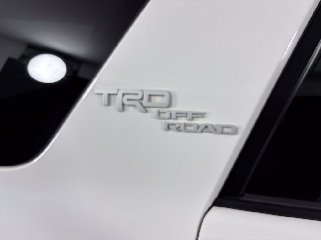 Used 2018 Toyota 4Runner TRD Off-Road Premium AWD/4WD image 13