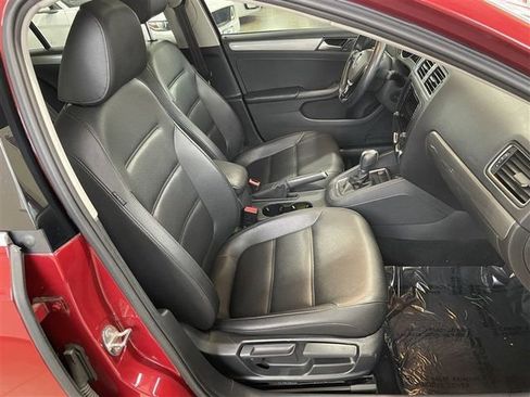 Used 2017 Volkswagen Jetta SE image 22