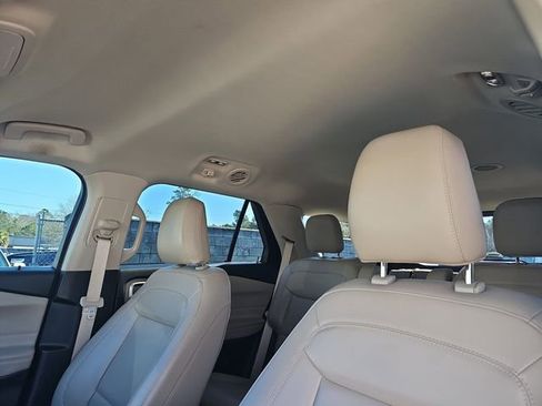 Used 2022 Ford Explorer XLT w/ Equipment Group 202A image 10