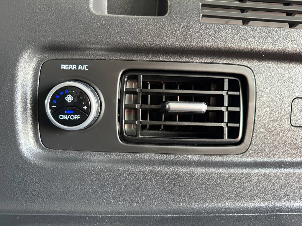 Used 2024 Hyundai Santa Fe SEL FWD image 36