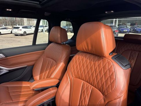 New 2026 BMW X7 M60i image 27