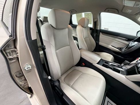 Used 2018 Honda Accord LX image 25