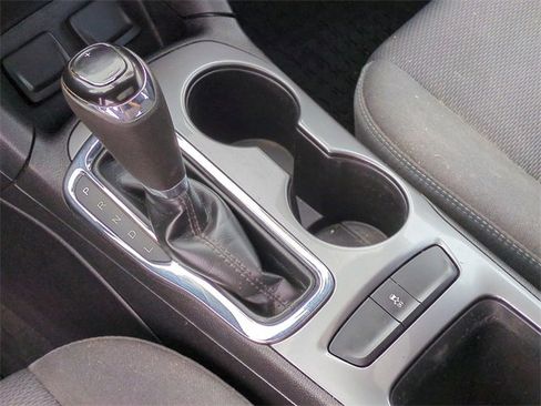 Certified 2018 Chevrolet Cruze LT w/ Sun And Sound Package image 16