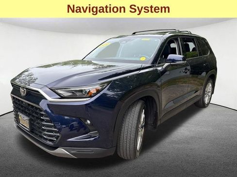 Used 2024 Toyota Grand Highlander AWD image 4