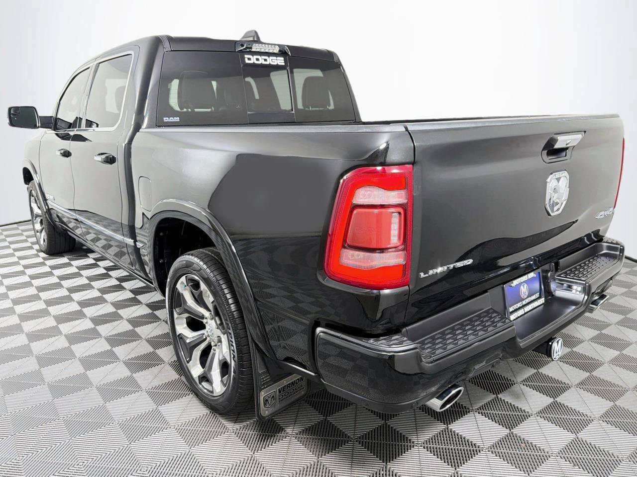 Used 2022 RAM 1500 Limited AWD/4WD image 9