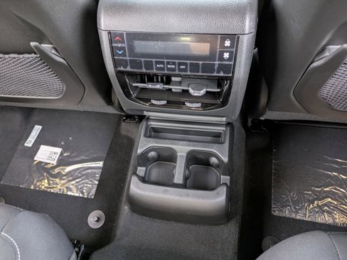 New 2025 Jeep Grand Cherokee L Laredo image 15