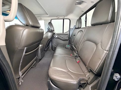 Used 2018 Nissan Frontier PRO-4X AWD/4WD image 4
