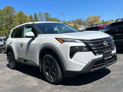 New 2026 Nissan Rogue SV w/ Cold Weather Package AWD/4WD image 1