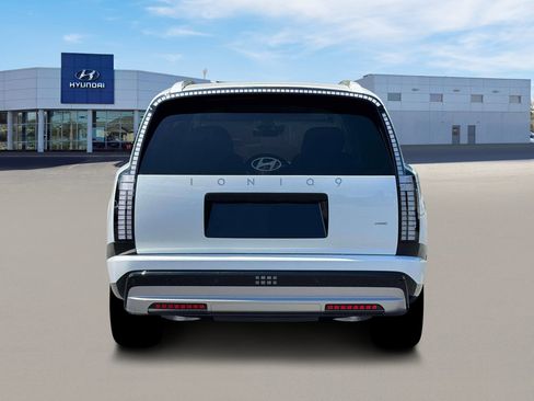 New 2026 Hyundai Ioniq 9 Limited AWD/4WD image 9