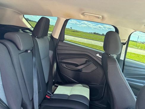 Used 2017 Ford Escape SE FWD image 19