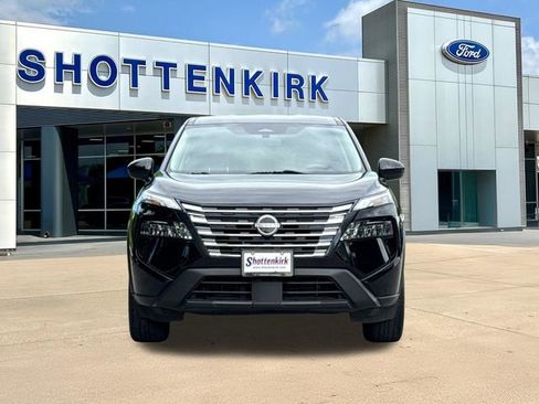 Used 2024 Nissan Rogue SV AWD/4WD image 2