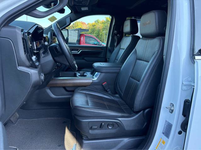 Used 2024 Chevrolet Silverado 3500 High Country w/ High Country Premium Package AWD/4WD image 17