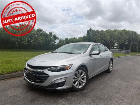 Used 2022 Chevrolet Malibu LT FWD image 2