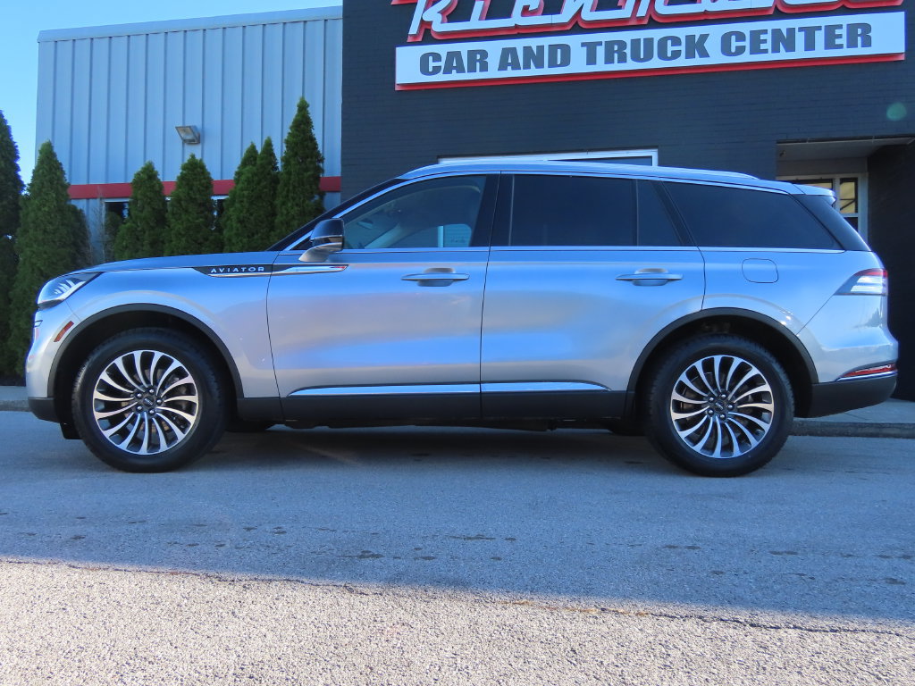 Used 2023 Lincoln Aviator AWD w/ Premium Package image 9