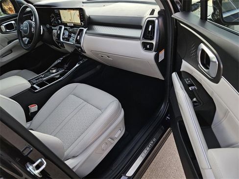 Certified 2023 Kia Sorento SX Prestige image 7