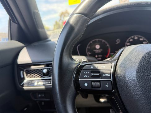 Used 2025 Honda Civic Sport image 17