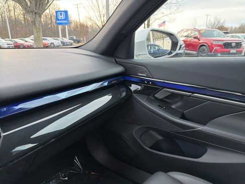 Used 2025 BMW i5 xDrive40 w/ Premium Package image 12