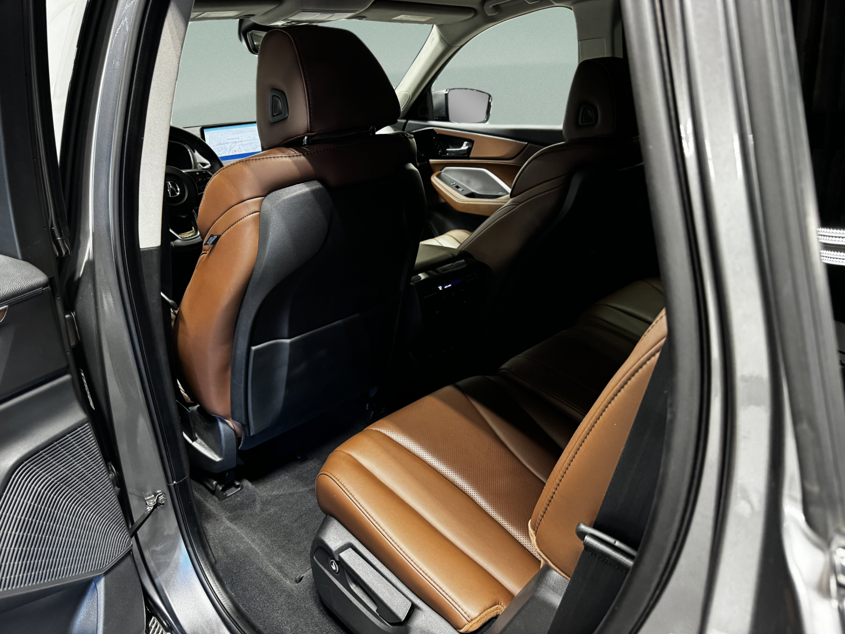 Used 2024 Acura MDX w/ Technology Package AWD/4WD image 10