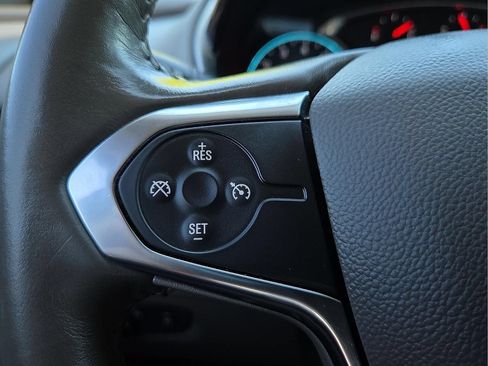 Used 2018 Chevrolet Traverse LT FWD image 21