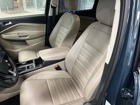 Used 2019 Ford Escape SEL image 12