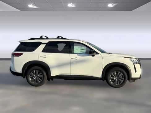 New 2026 Nissan Pathfinder SV image 7