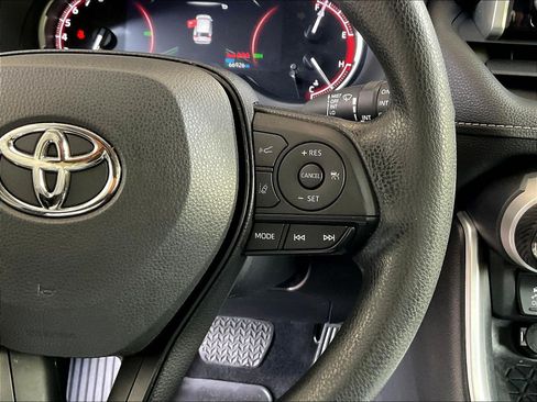 Used 2023 Toyota RAV4 XLE FWD image 12