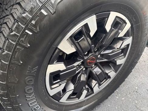 Certified 2024 Nissan Frontier PRO-4X w/ Technology Package image 10