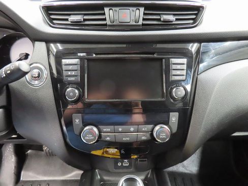 Used 2019 Nissan Rogue Sport SV image 13