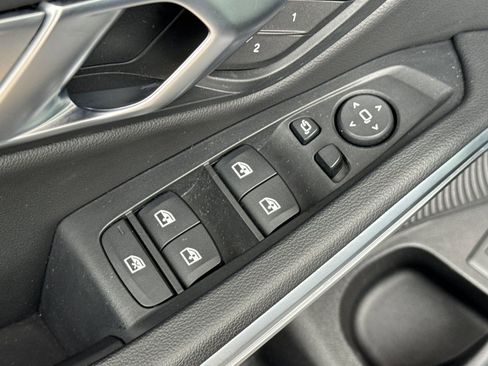 Used 2022 BMW 330i xDrive Sedan w/ Convenience Package image 13