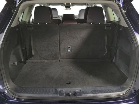 Used 2023 Toyota Highlander LE image 27