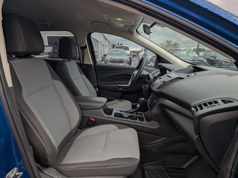 Used 2017 Ford Escape SE image 8