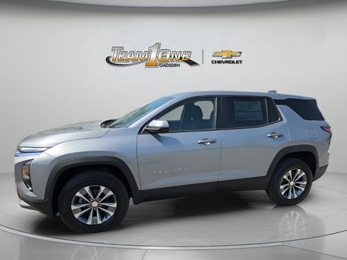 Used 2026 Chevrolet Equinox LT w/ Safety and Technology Package FWD image 5