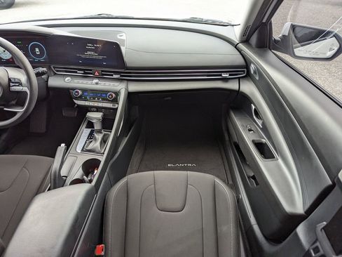 Used 2024 Hyundai Elantra SEL image 16