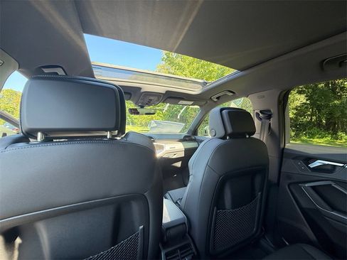 New 2025 Audi Q3 2.0T Premium image 27