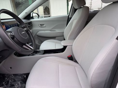 Used 2025 Hyundai Kona SEL image 27