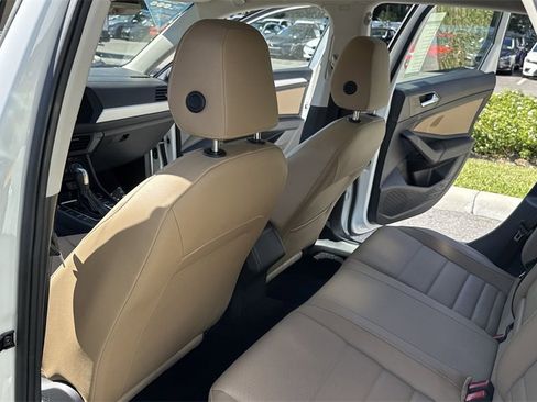 Used 2021 Volkswagen Jetta SE image 35