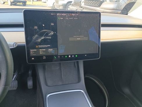 Used 2021 Tesla Model Y Long Range image 11