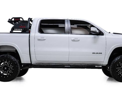 Used 2020 RAM 1500 Laramie w/ Sport Appearance Package AWD/4WD image 5
