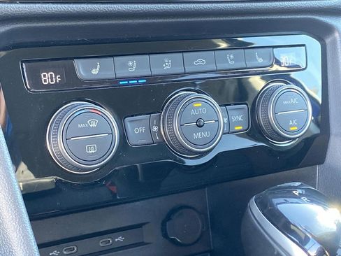 Certified 2022 Volkswagen Taos SEL image 19