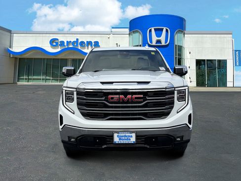 Used 2026 GMC Sierra 1500 SLT RWD image 2