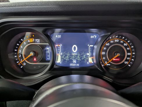 Used 2025 Jeep Wrangler Unlimited Sport AWD/4WD image 16