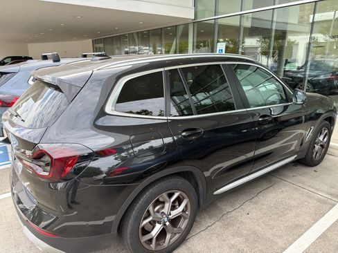 Used 2024 BMW X3 xDrive30i w/ Premium Package AWD/4WD image 3