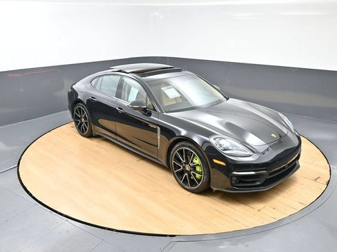 Used 2023 Porsche Panamera 4 Platinum Edition AWD/4WD image 2